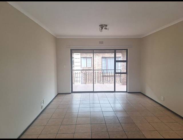 2 BEDROOM TOWNHOUSE FOR SALE IN SONNEVELD